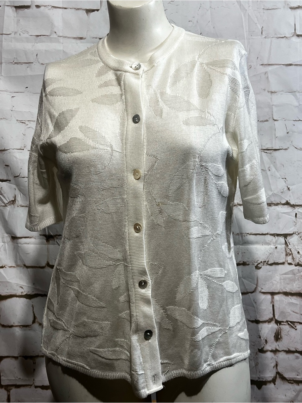 WoolWorths Vintage Women's Short Sleeve Knit Cardigan - Cream Button-Front Large